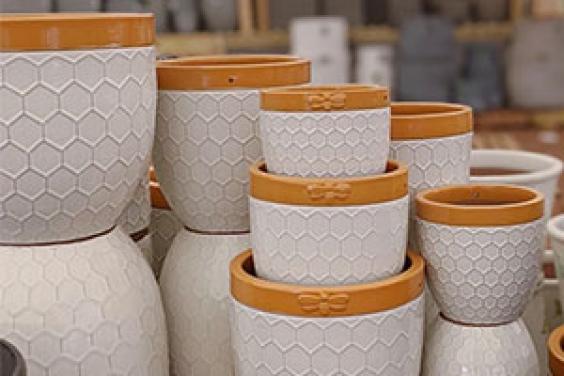 plant pots by Woodlodge