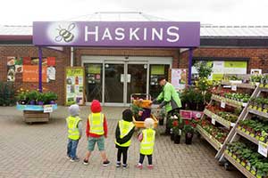 Happy Cats Childminders visit visit Haskins Garden Centre